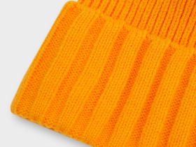 Шапка из шерсти