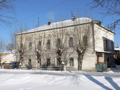 Жилой дом в стиле позднего русского классицизма