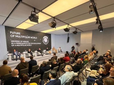 Глава Якутии принял участие в международном симпозиуме «Создавая будущее»