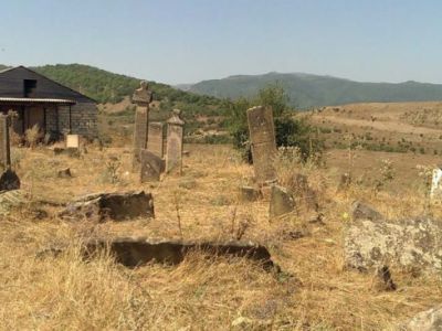 Пир и кладбище