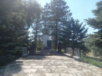 Могила воина Советской Армии П.Зайцева, погибшего в 1942 г.