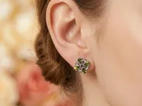 Пусеты из серебра с гранатами и хромдиопсидами э0650пс01260381