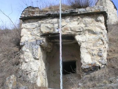 Склеп полуподземный с нишей 6