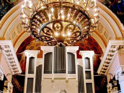 Орган и саксофон при свечах: от Времен года до ABBA