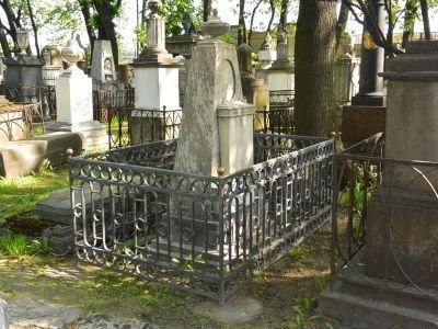 Могила Ададурова (Адодурова) В.Е. (1709-1780), филолога и математика