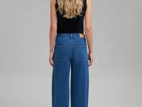 Джинсы объемного кроя