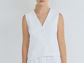 Жилет с ассиметричной застёжкой на пуговицы, Белый