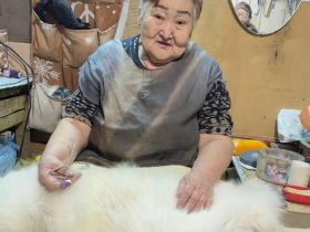 В Булунском районе пенсионерка превратила увлечение в дополнительный доход