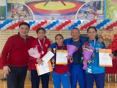 Якутские спортсменки выиграли три медали первенства России по вольной борьбе