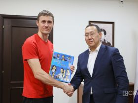 Олимпийские чемпионы Никита Крюков и Александр Бессмертных обсудили развитие лыжного спорта в Якутии