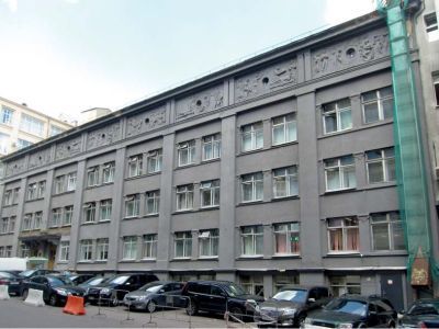 Поликлиника Наркомата нефтяной промышленности (в основе склады "Делового двора"), 1912 г., 1934 г., архитекторы И.С.Кузнецов, Д.Н.Чечулин (?)