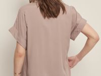 Блузка с коротким рукавом и отложным воротником