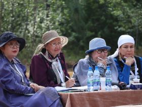 Показ национальной одежды состоялся на Ысыахе Олонхо