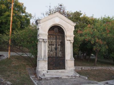 Могила вице-адмирала М.Д. Новикова