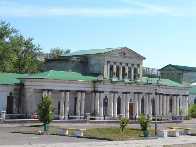 Магазин провиантский Каменского казенного чугунолитейного завода. Дом культуры