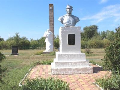 Бюст Герою Советского Союза Гавве И.С.