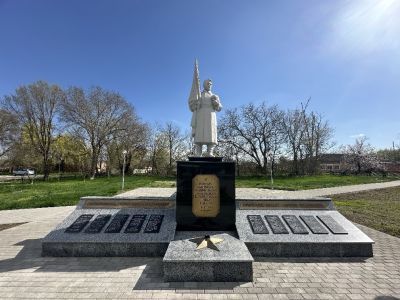 Памятник воинам-односельчанам, погибшим в 1941 - 1945 гг. на фронтах Великой Отечественной войны
