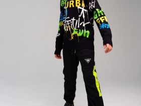 Свитер трикотажный для мальчиков