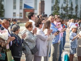 Первая торжественная регистрация брака состоялась на площади Республики