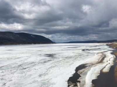 Нижняя кромка ледохода на Лене наблюдается в 100 км ниже поселка Сангары