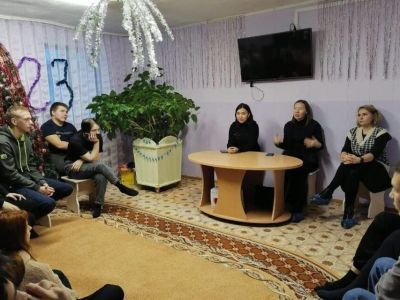 Для оказания психологической помощи семьям военнослужащих специалисты посетили 12 районов Якутии