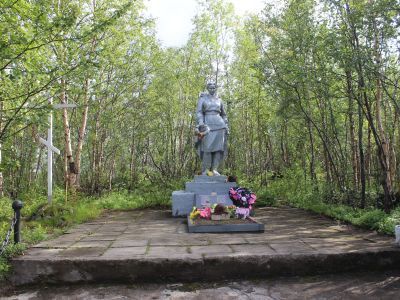 Памятник на братской могиле советских воинов