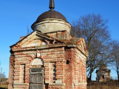 Ограда с 4 башнями