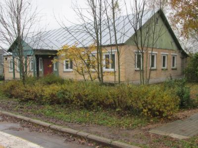 Памятное место, где в 1929 году был организован первый в районе колхоз «Красный Холм». Председатель – М.И. Качанов