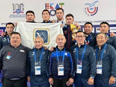 Якутские борцы завоевали восемь медалей международного фестиваля университетского спорта