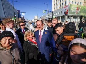Глава Якутии принял участие в праздничных мероприятиях проекта «Проспект Победы»