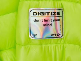 Куртка текстильная с полиуретановым покрытием для девочек