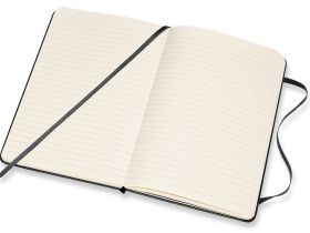 Записная книжка в линейку Moleskine "Classic" Medium 11,5х18 см 240 стр, твердая обложка черная