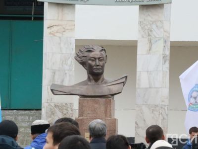 В Якутске почтили память Николая Тарского