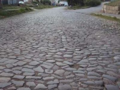 Булыжная мостовая улицы Трактовой