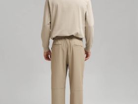 Брюки из технологичной ткани с водоотталкивающими свойствами