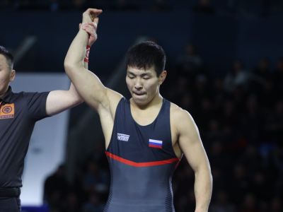 Борец Константин Капрынов из Якутии оспорит золото международного турнира во Владикавказе