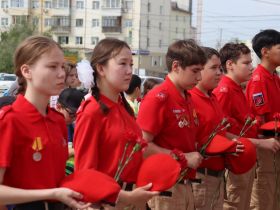 В День памяти и скорби в Якутске возложили цветы на площади Победы