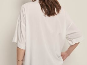 Блузка свободного кроя с коротким рукавом