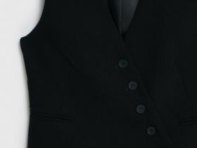 Жилет с ассиметричной застёжкой на пуговицы, Черный