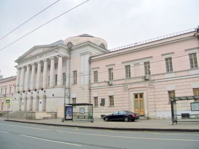 Главный корпус с интерьерами