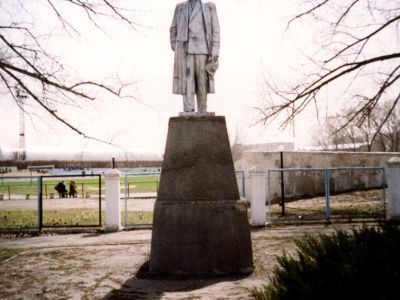 Памятник М. Горькому