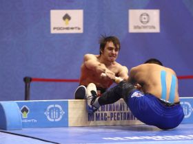 Реванши и сенсации. Мас-рестлеры Якутии завоевали еще шесть золотых медалей чемпионата России