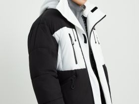 Утепленная куртка с контрастной отделкой