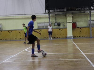 В Якутске сборная команда по мини-футболу игр «Дети Азии» провела матч среди двух поколений