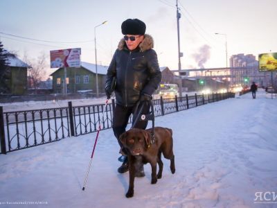 Будь моими глазами. Как собака-поводырь помогает якутянину Михаилу Кондакову