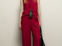 Блузка без рукавов свободного кроя