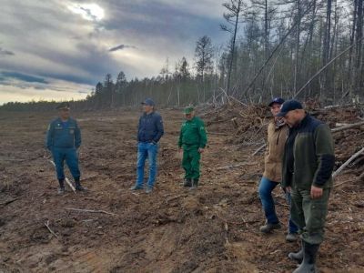 Готовность населенных пунктов к лесным пожарам проверили в Якутии
