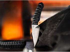 Нож с фиксированным клинком Boker 302, сталь Nitro-V, рукоять паракорд, черный