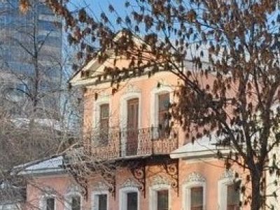 Дом с мезонином