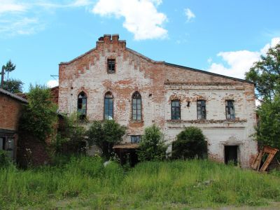 Здание главного корпуса завода